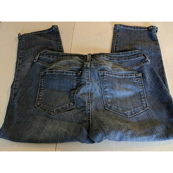 Jessica Simpson Crop Medium Wash Denim Jeans~Size 8/29 - Picture 3 of 6